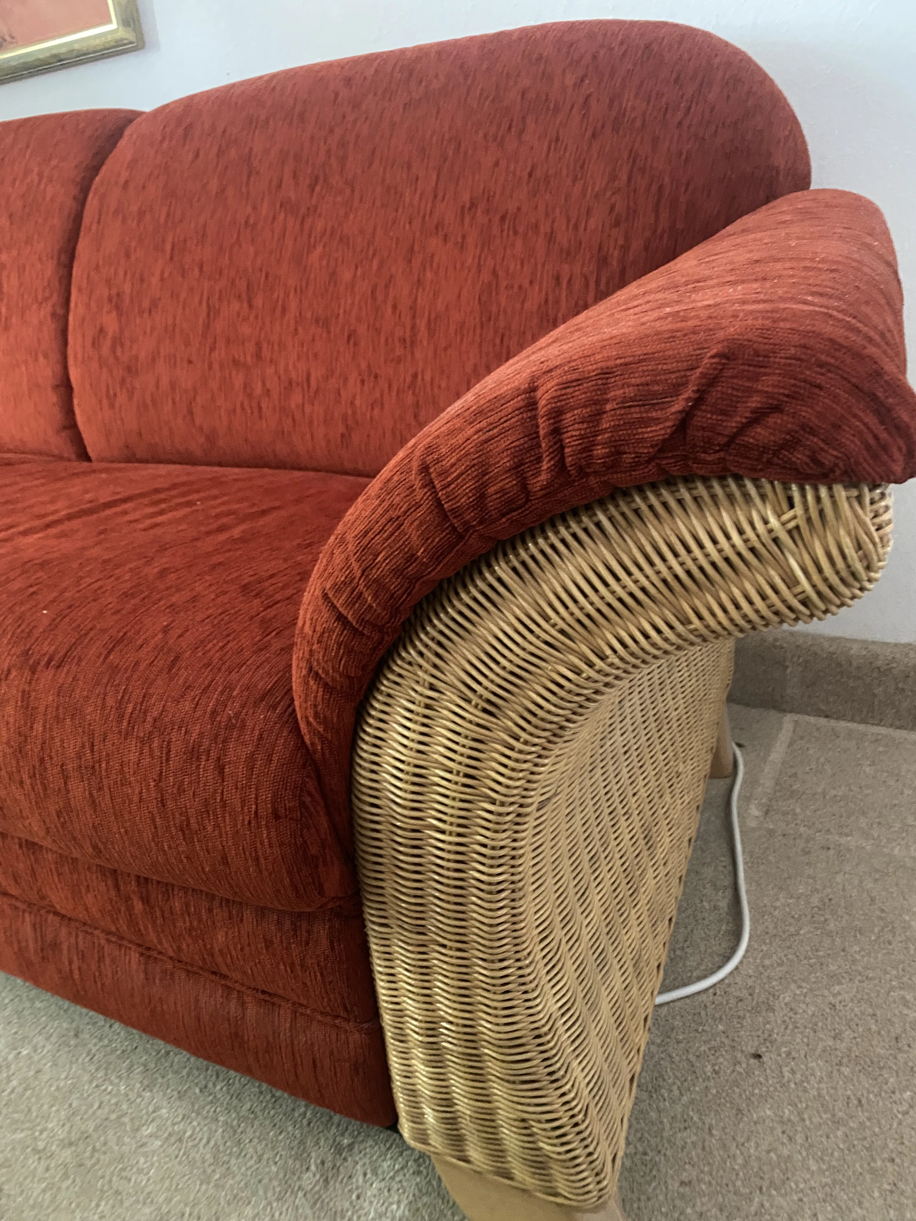 abgesetzt in beige