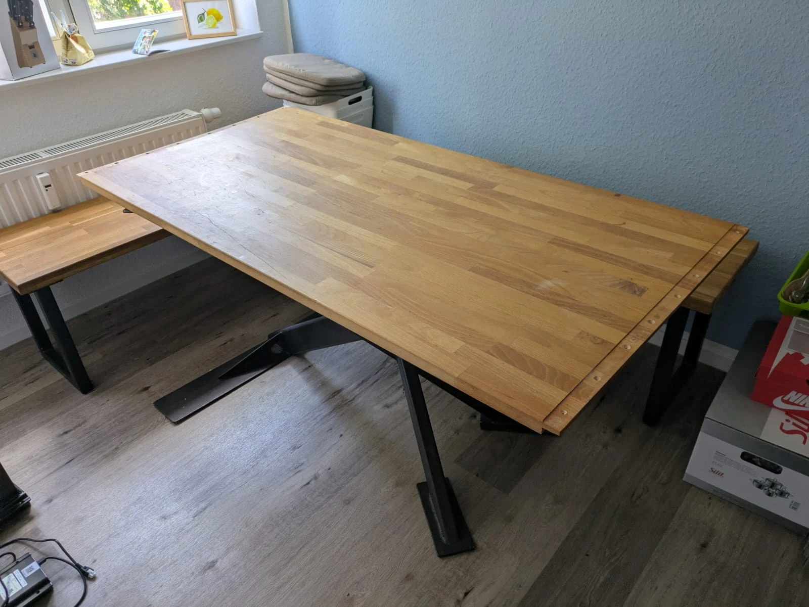 Tischgestellt, wenn Tischplatte montiert (Tischplatte nicht zu verkaufen)