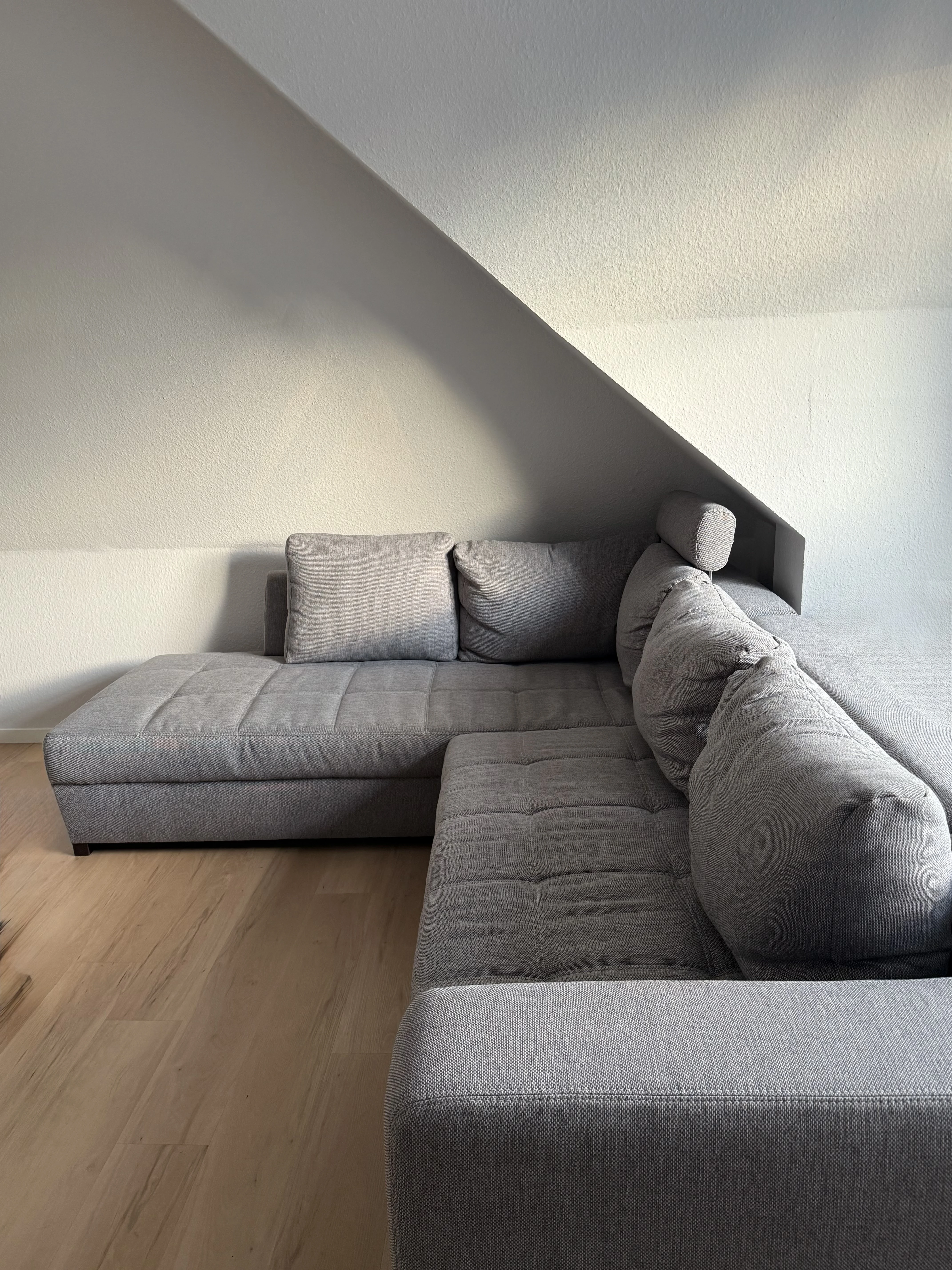 Sofa von der Seite 