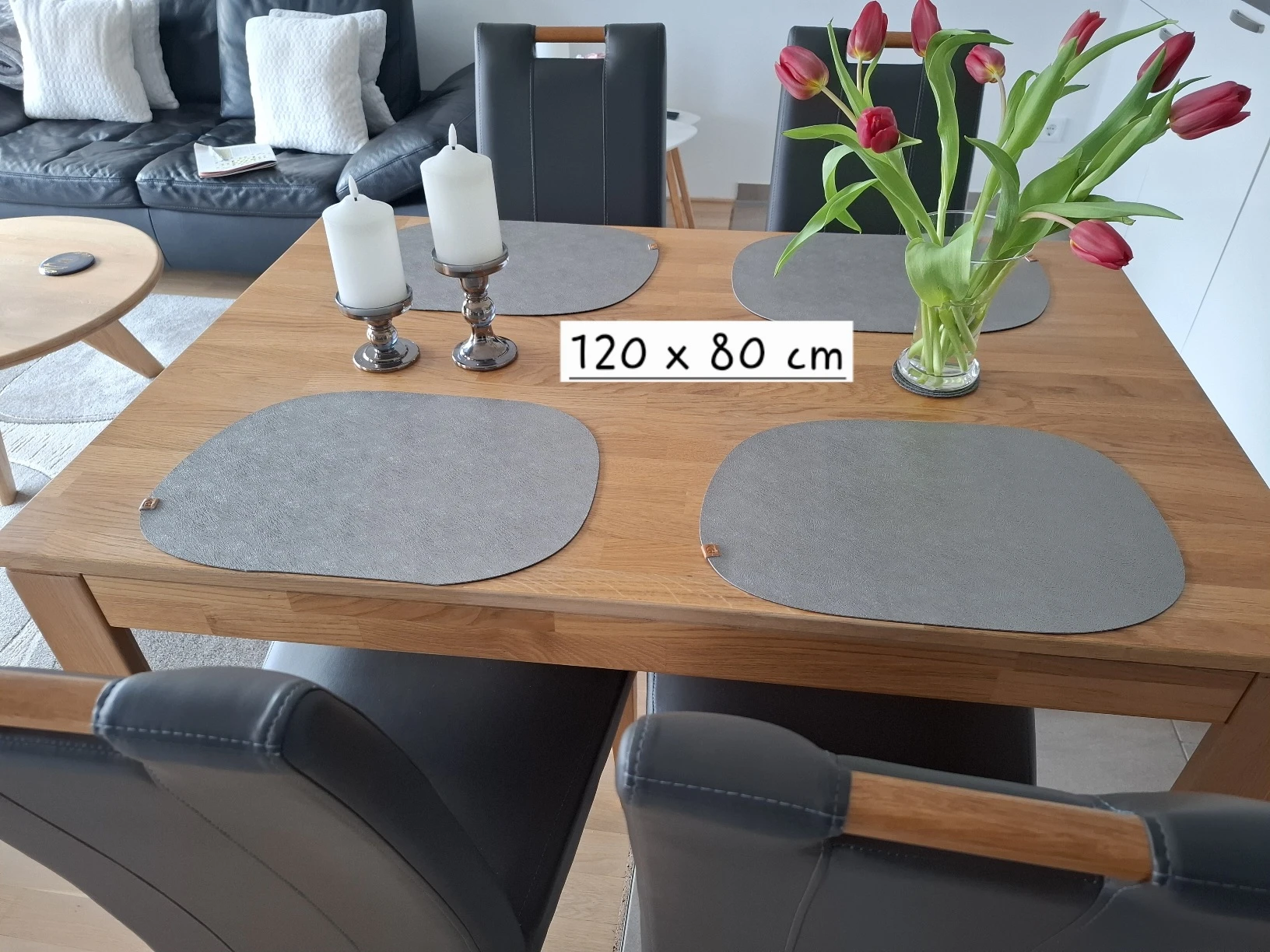 Esstisch und 4 Stühle
