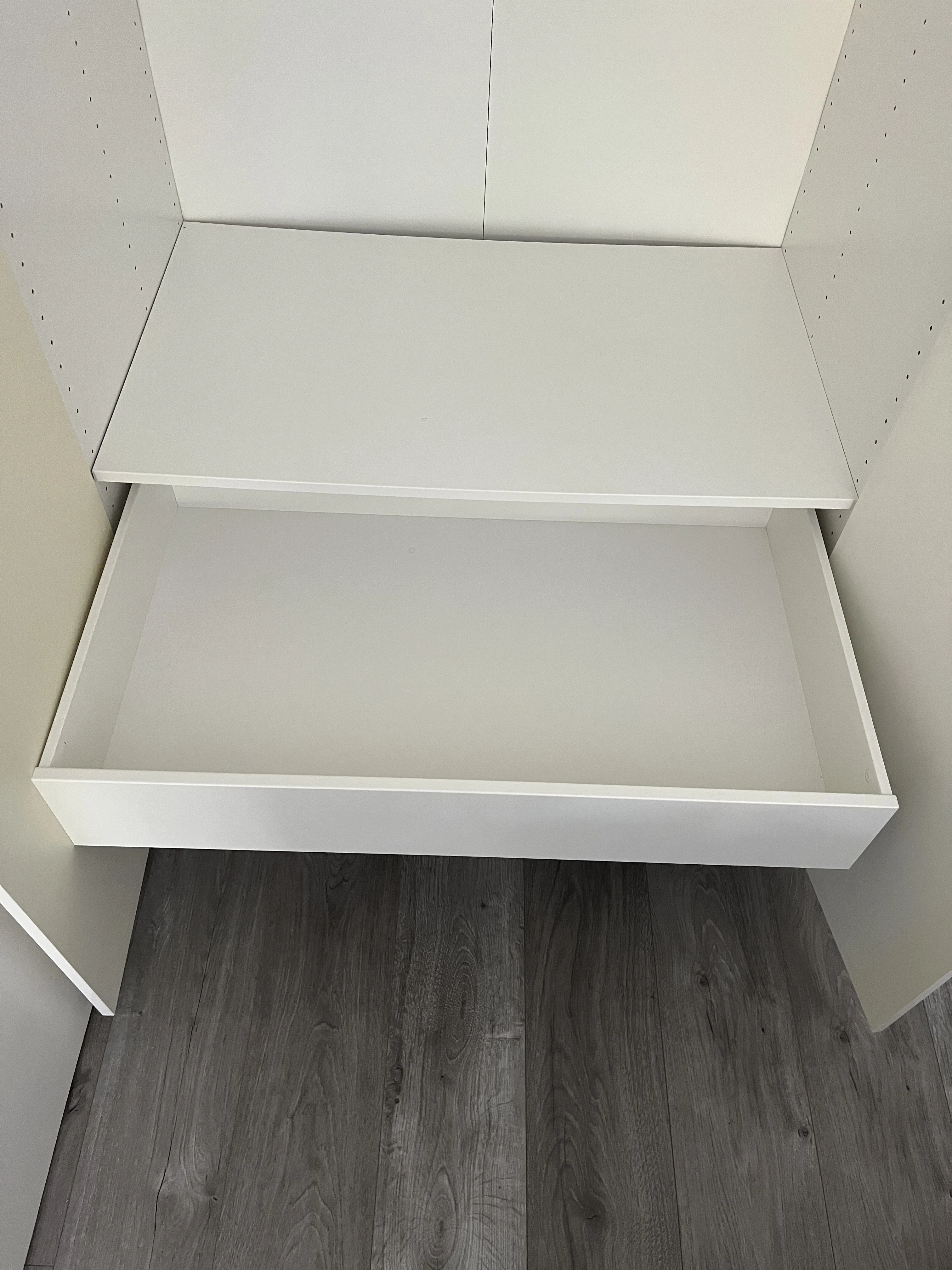 Kleiderschrank
