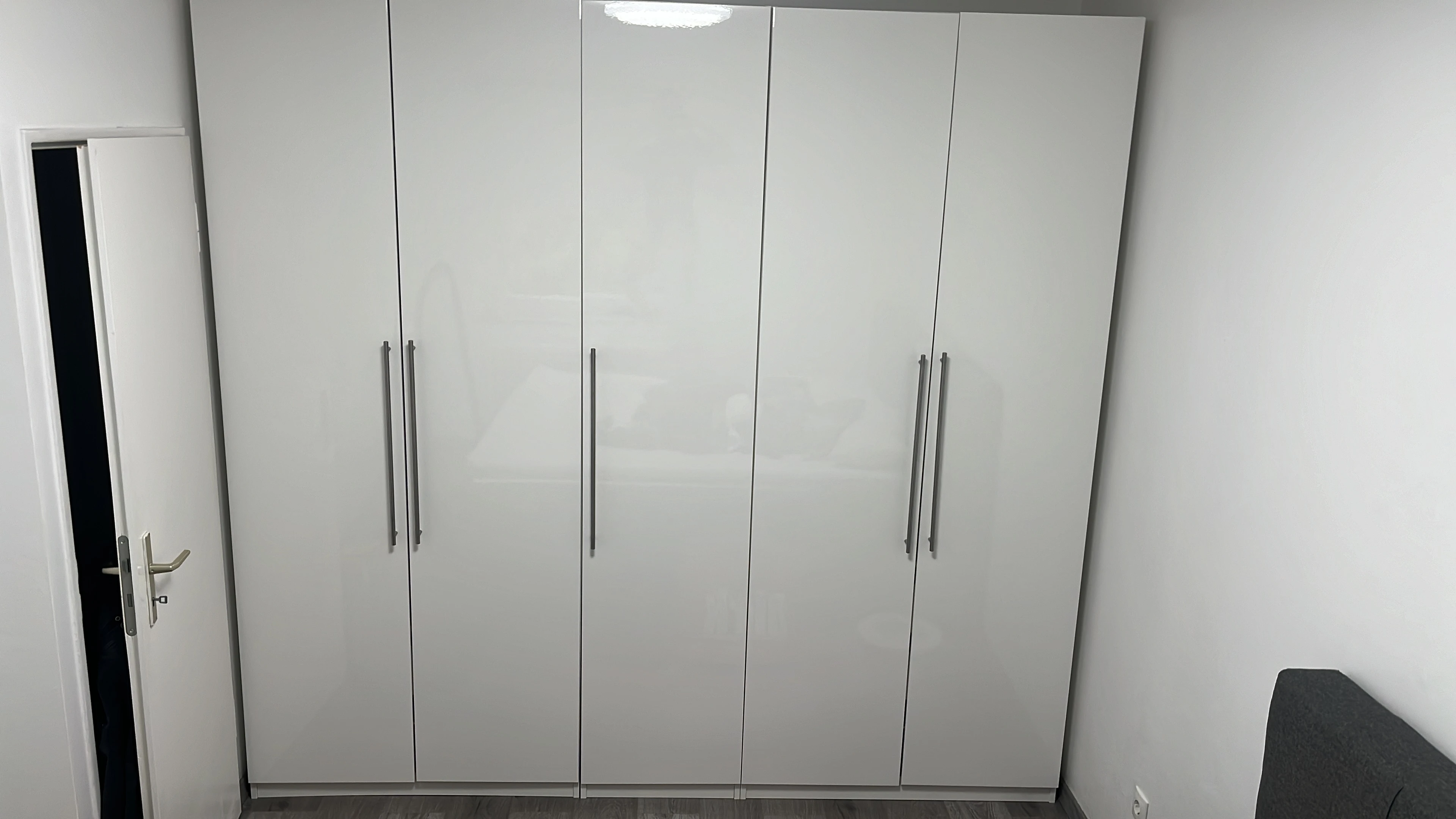 Kleiderschrank