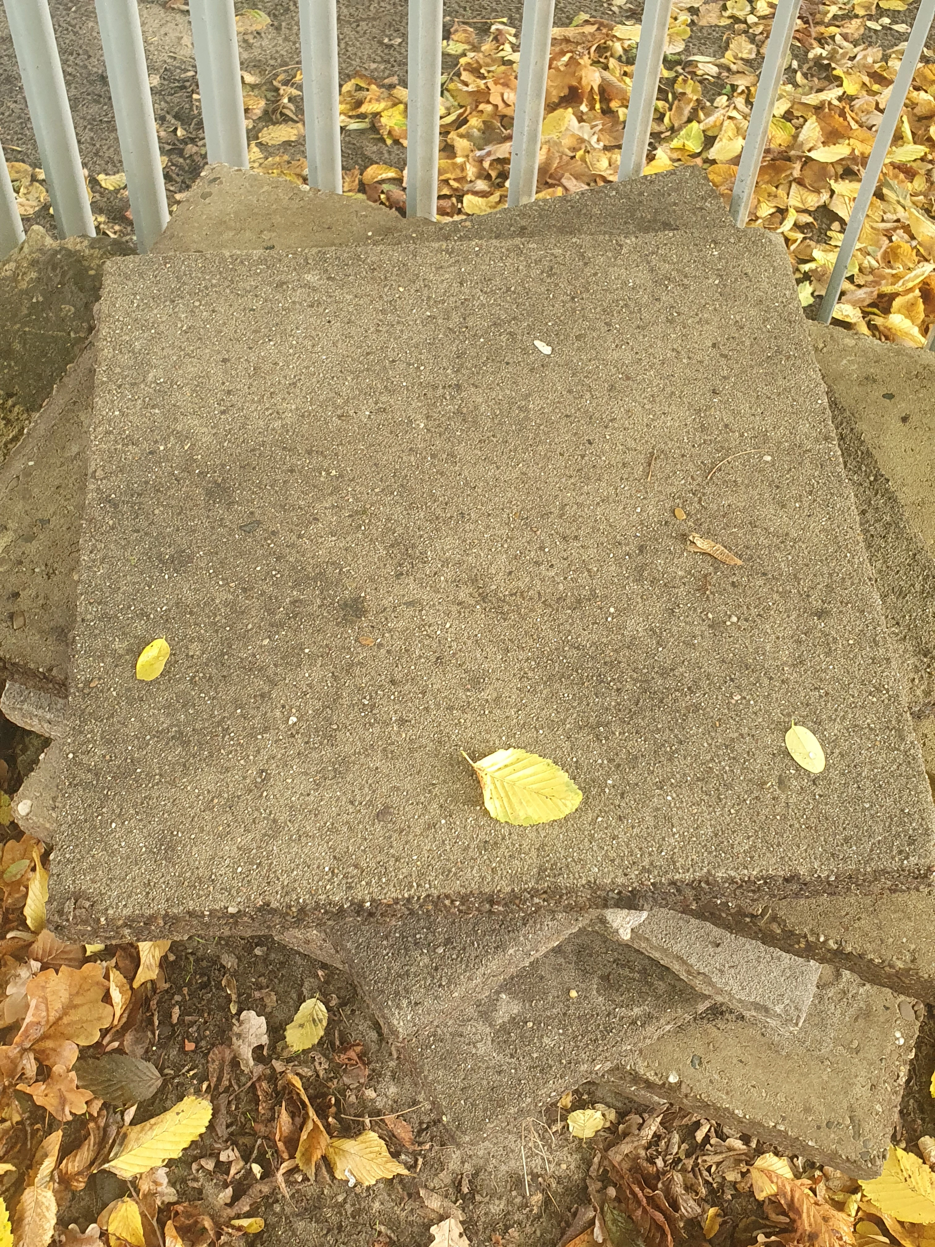 Die Betonsteine sind in Ordnung,  haben eine Patina