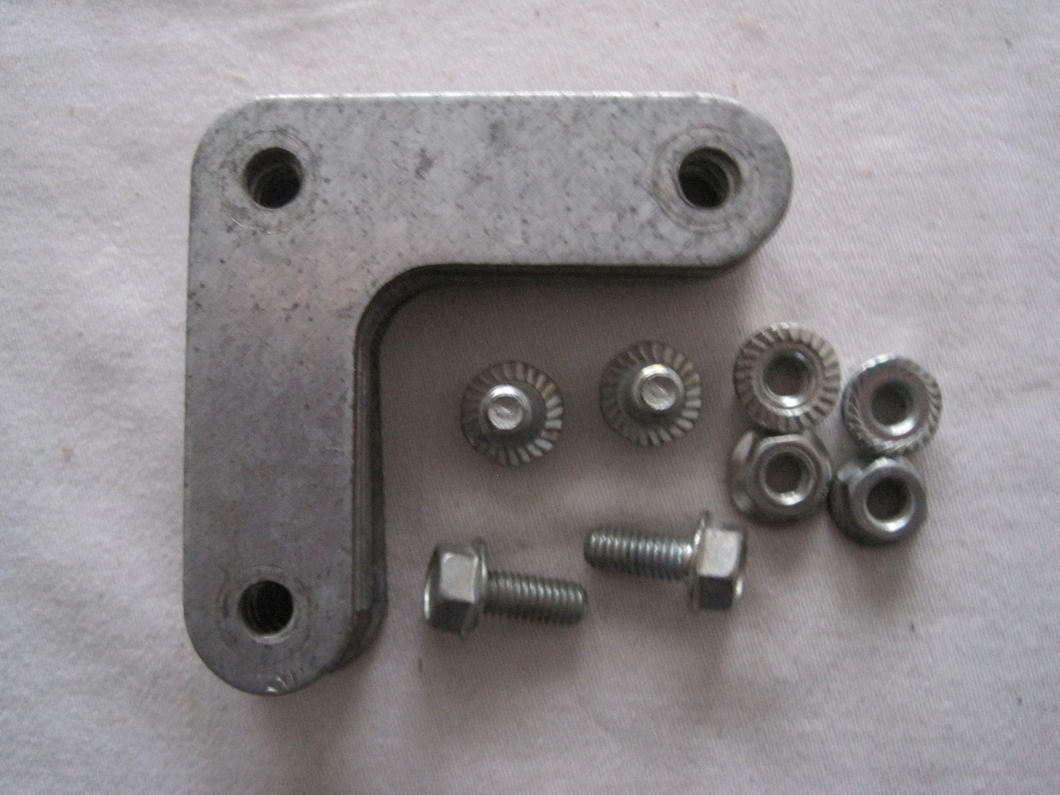 Winkel mit Schrauben