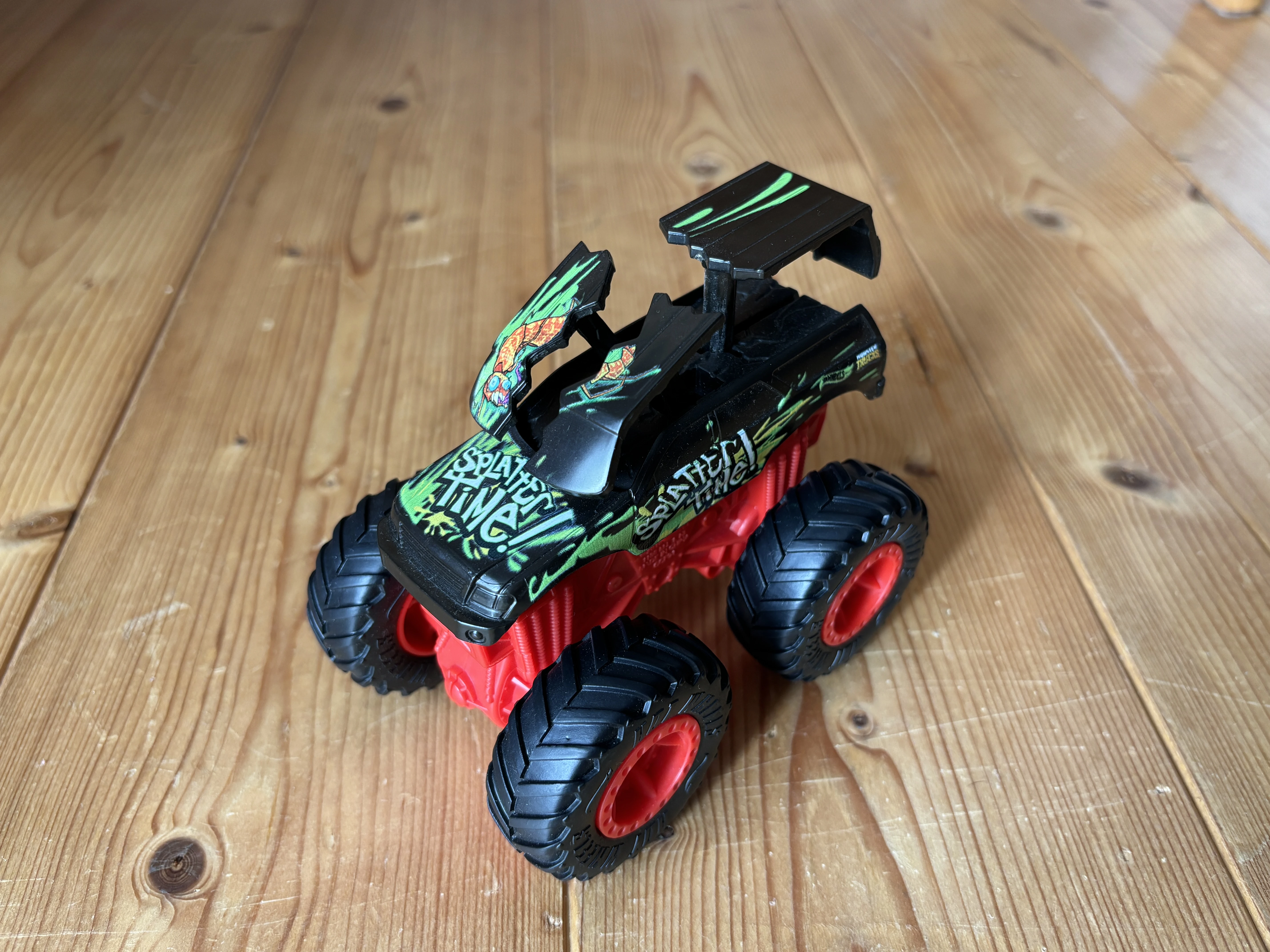 Monstertruck groß
