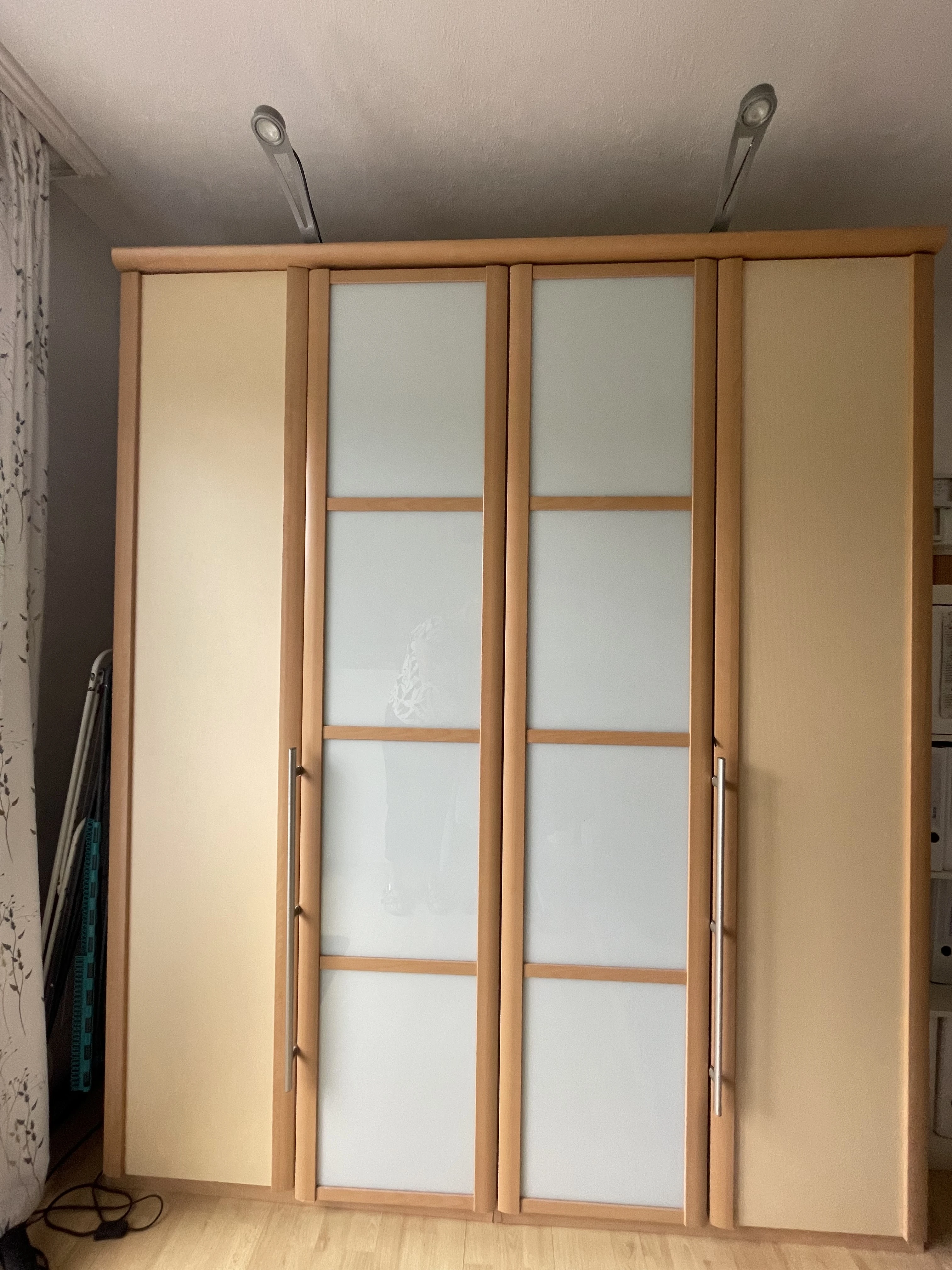 Kleiderschrank