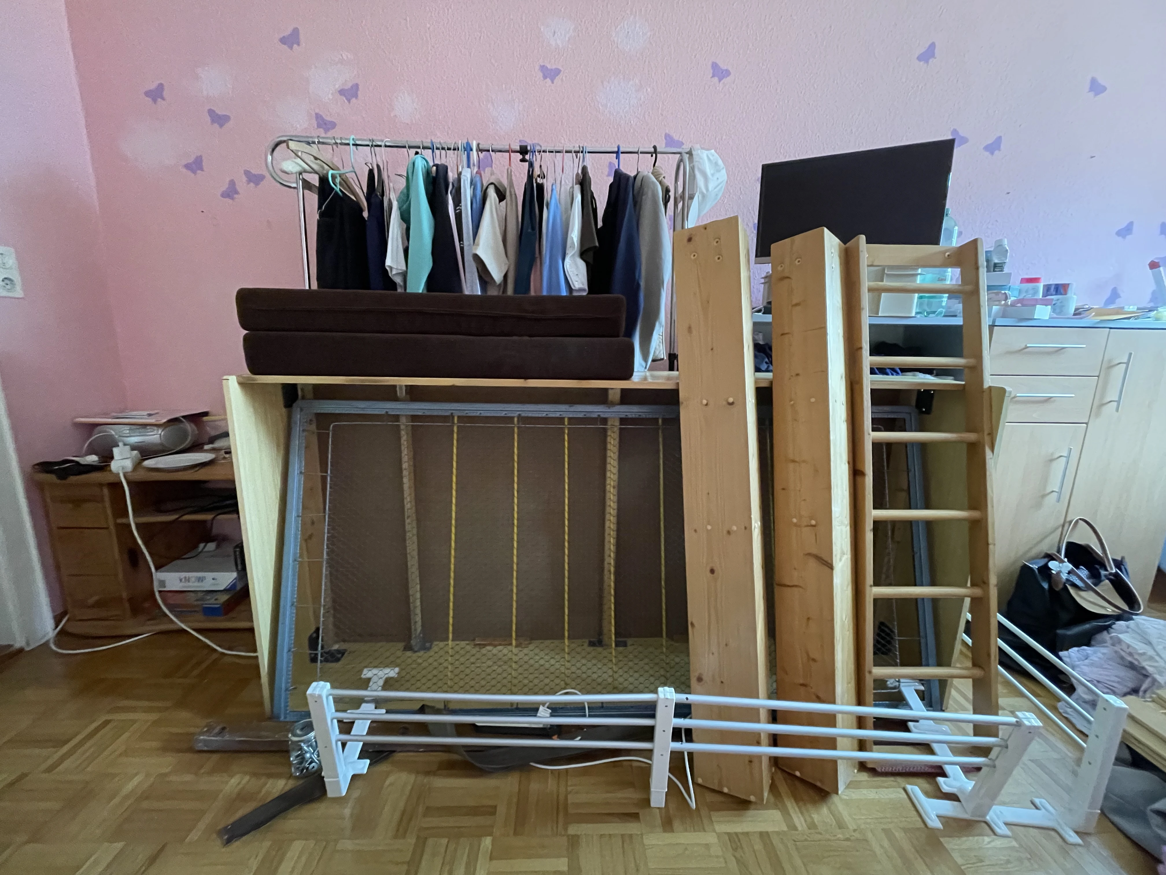 Abgebautes Bett