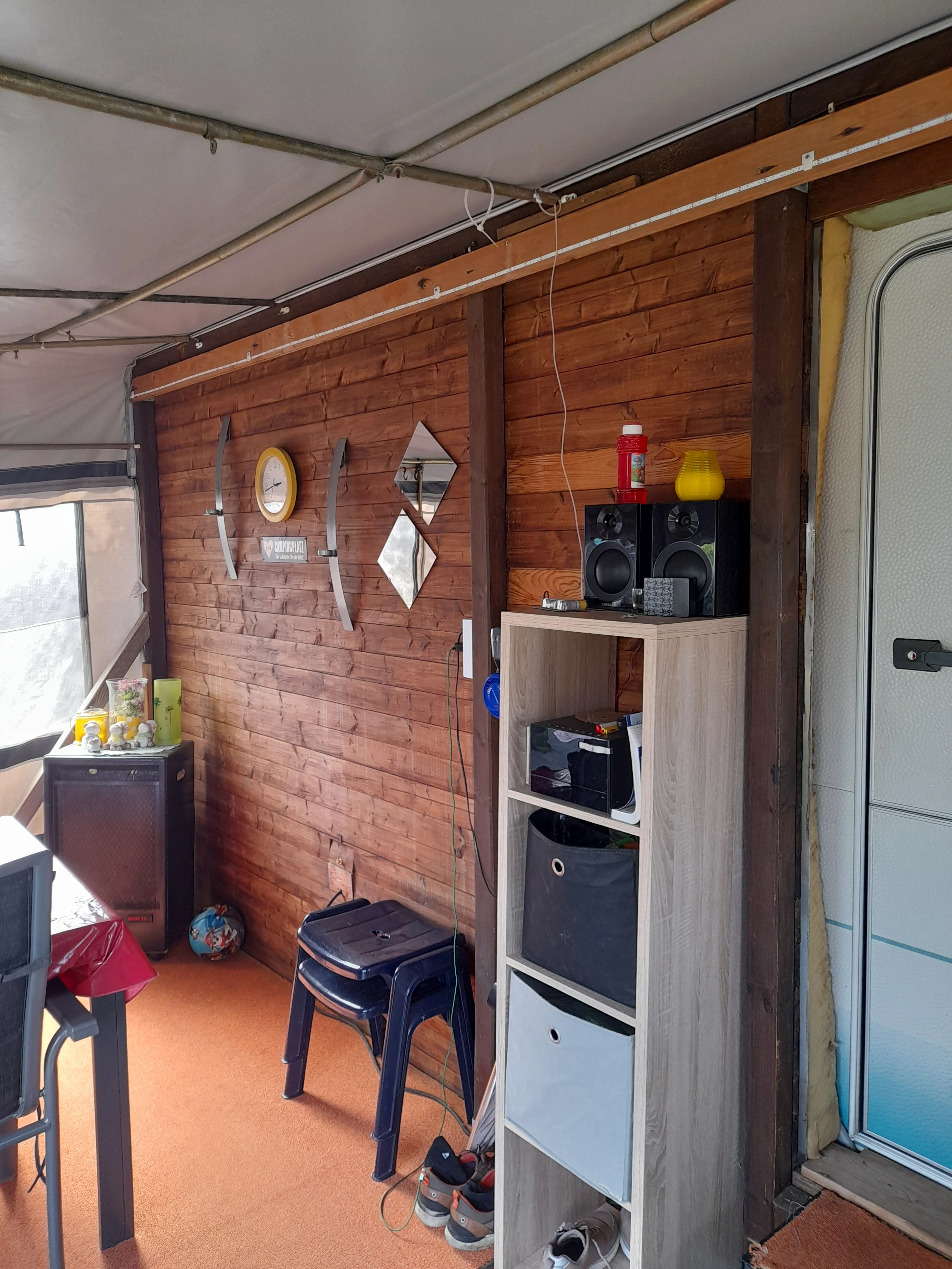 Holzwand 