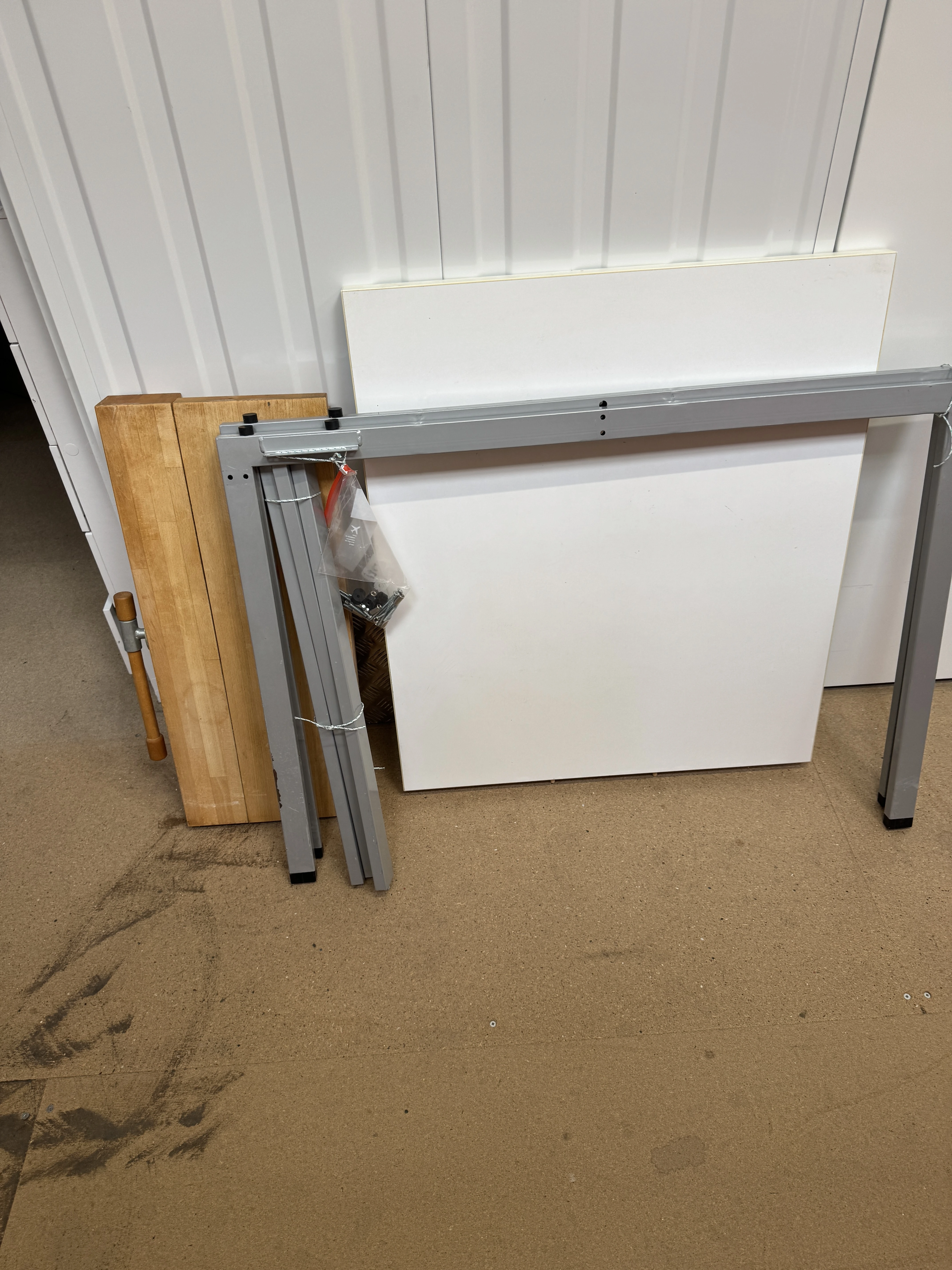Arbeitstisch von Ikea