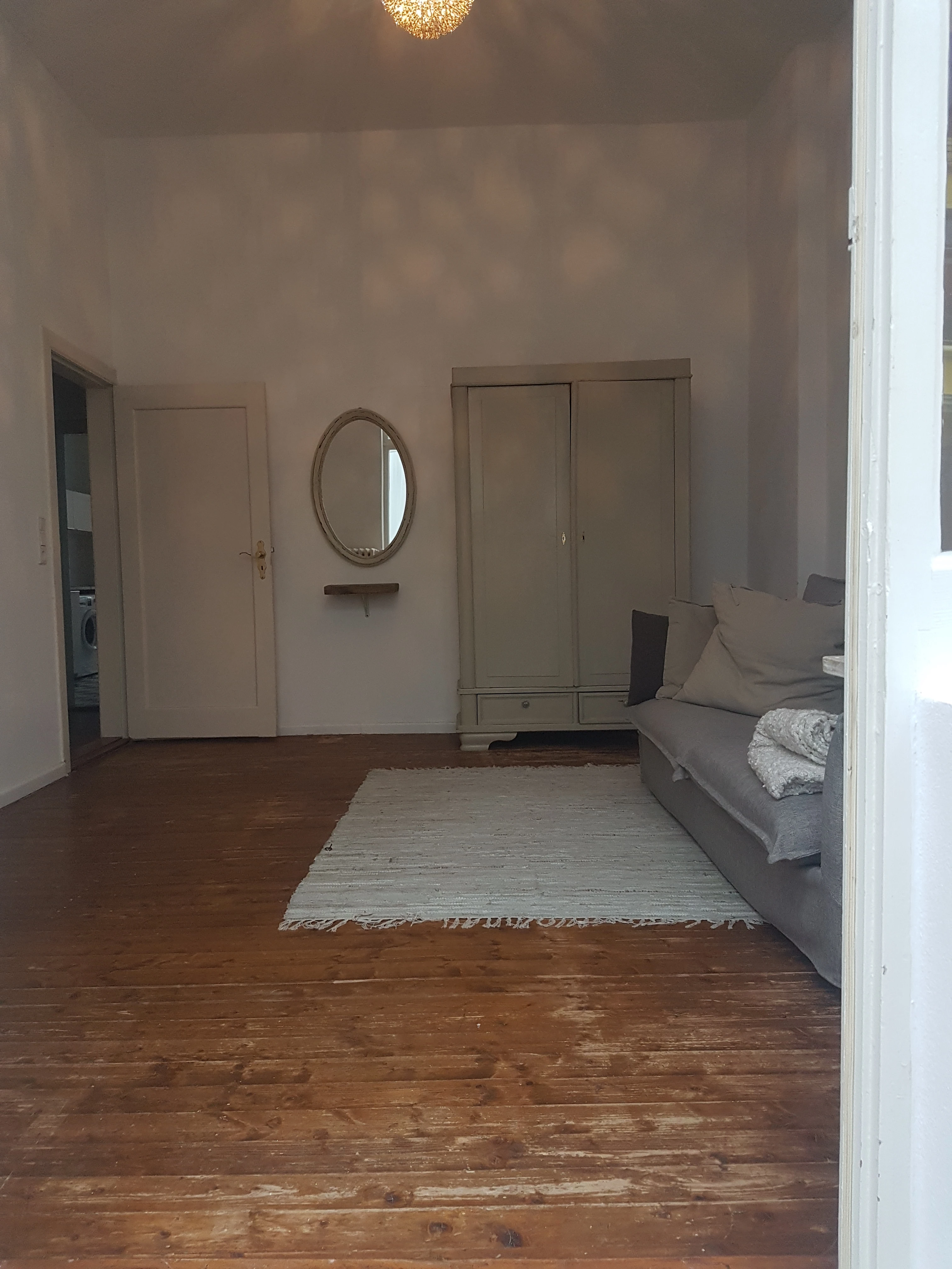 Wohnzimmer (Blick aus dem Wintergarten)