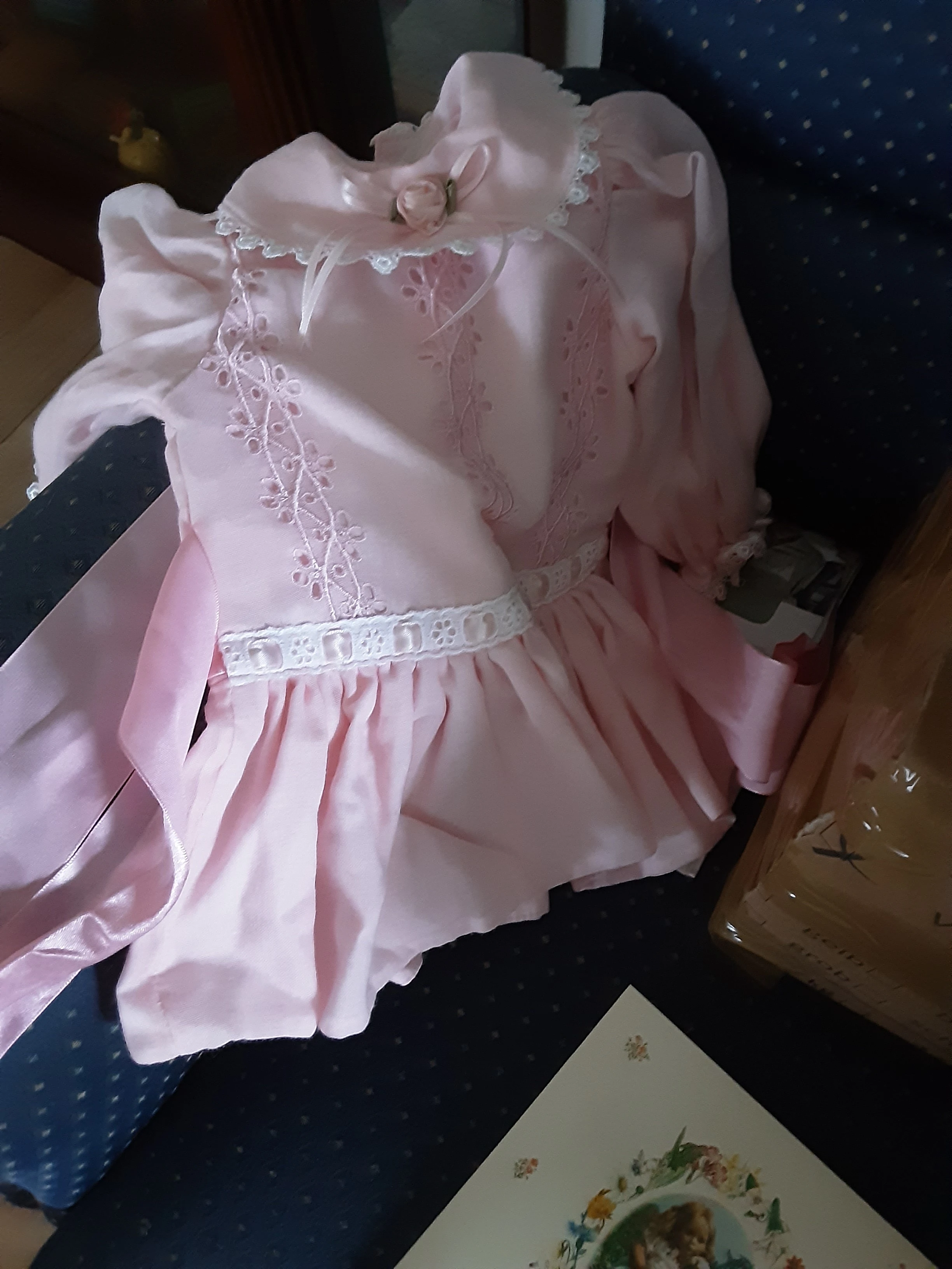 Ein Kleid dazu