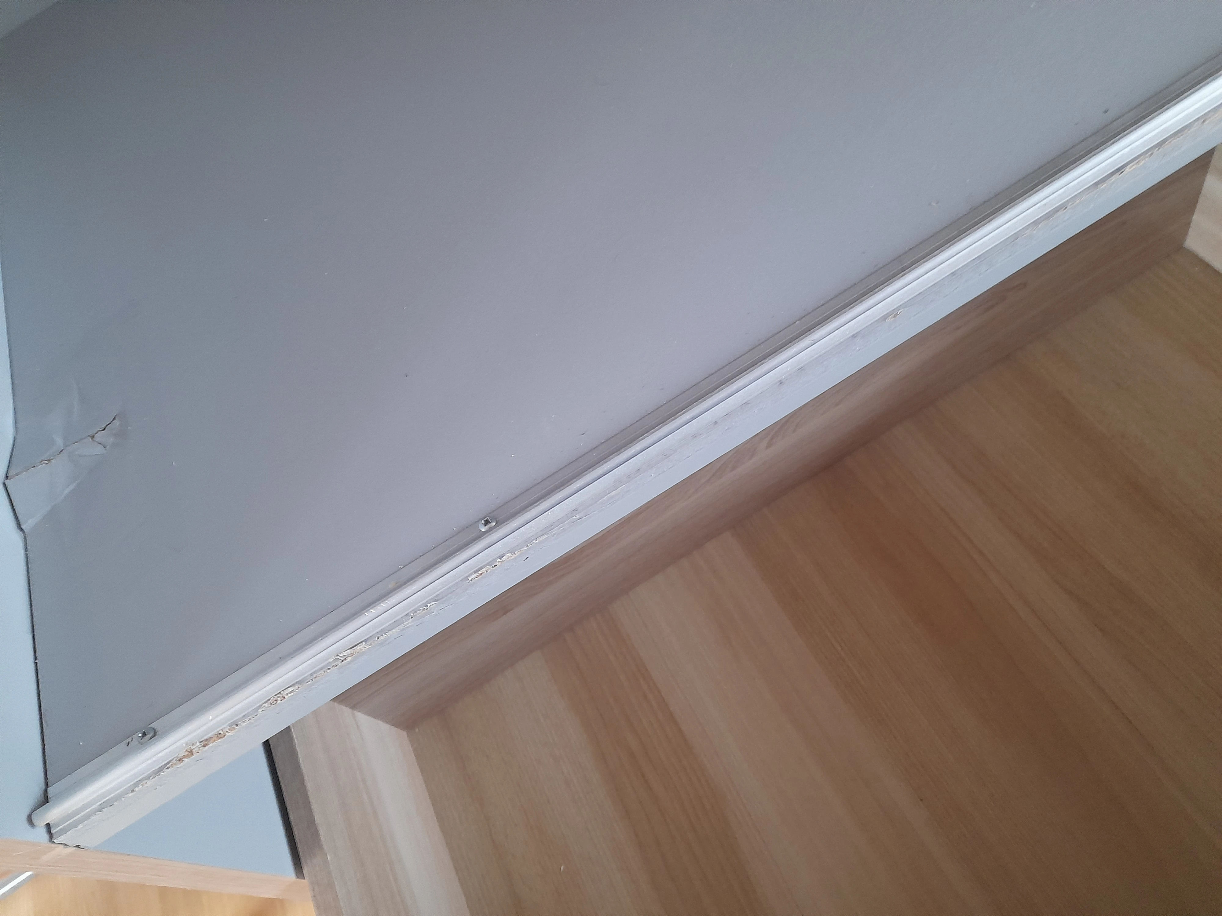 Abgeschrammte Bord-Kante