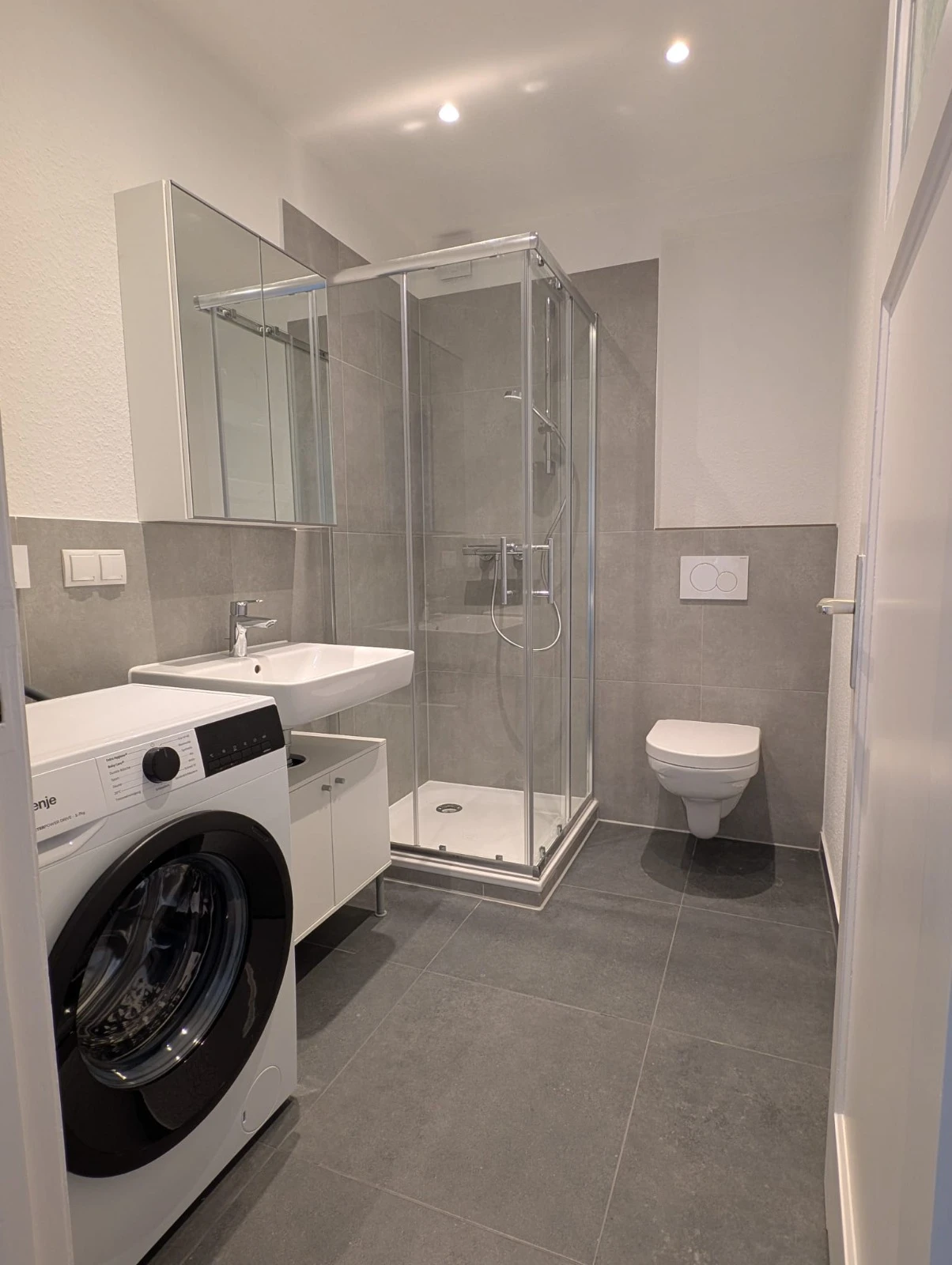 Gemeinschaftliches Badezimmer 