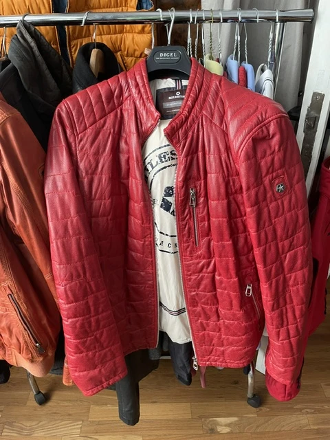 rote Lerderjacke