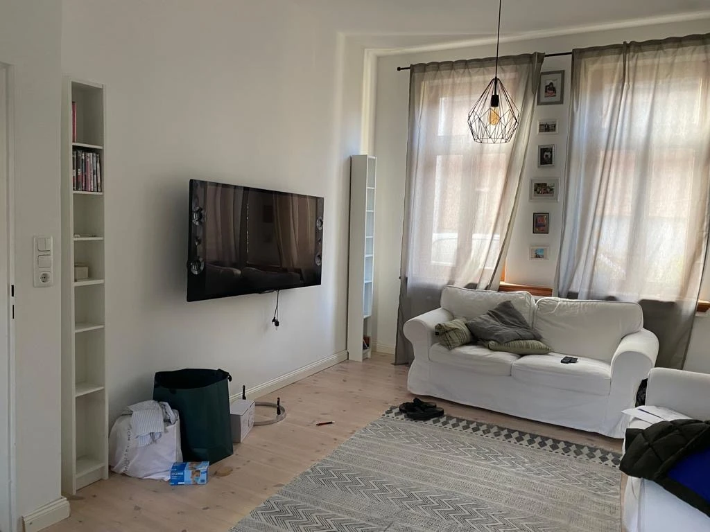 Wohnzimmer Blick nach vorne zur Straße