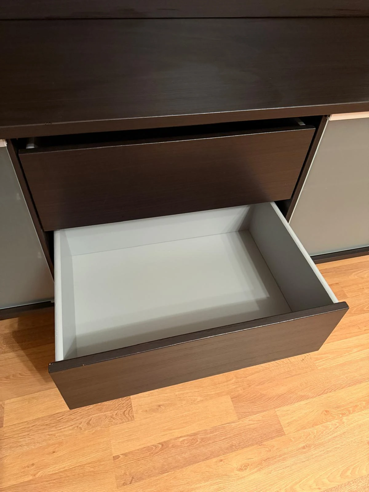 Sideboard braun untere Schublade