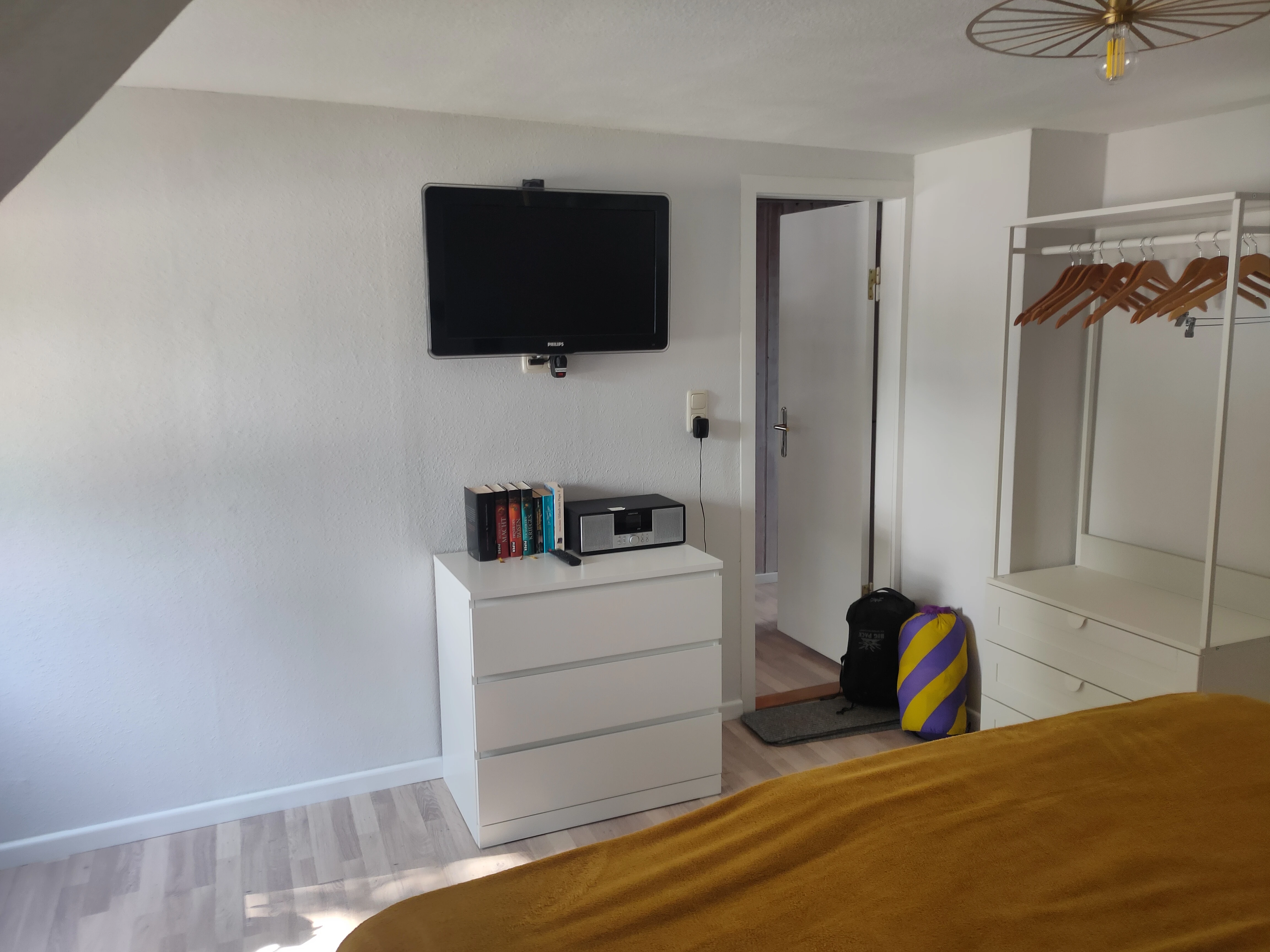 Schlafzimmer mit Smart TV 