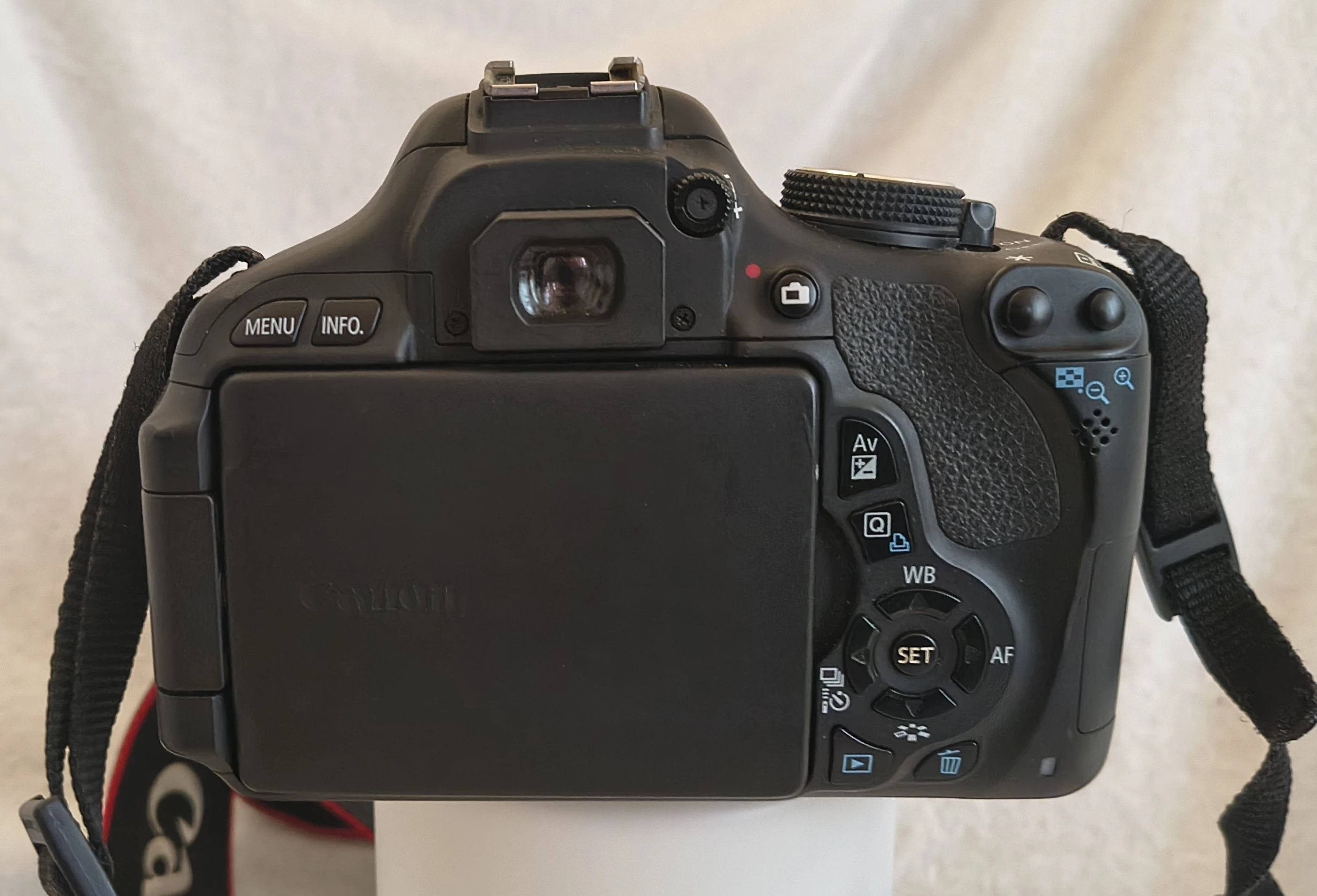 CANON EOS 600D