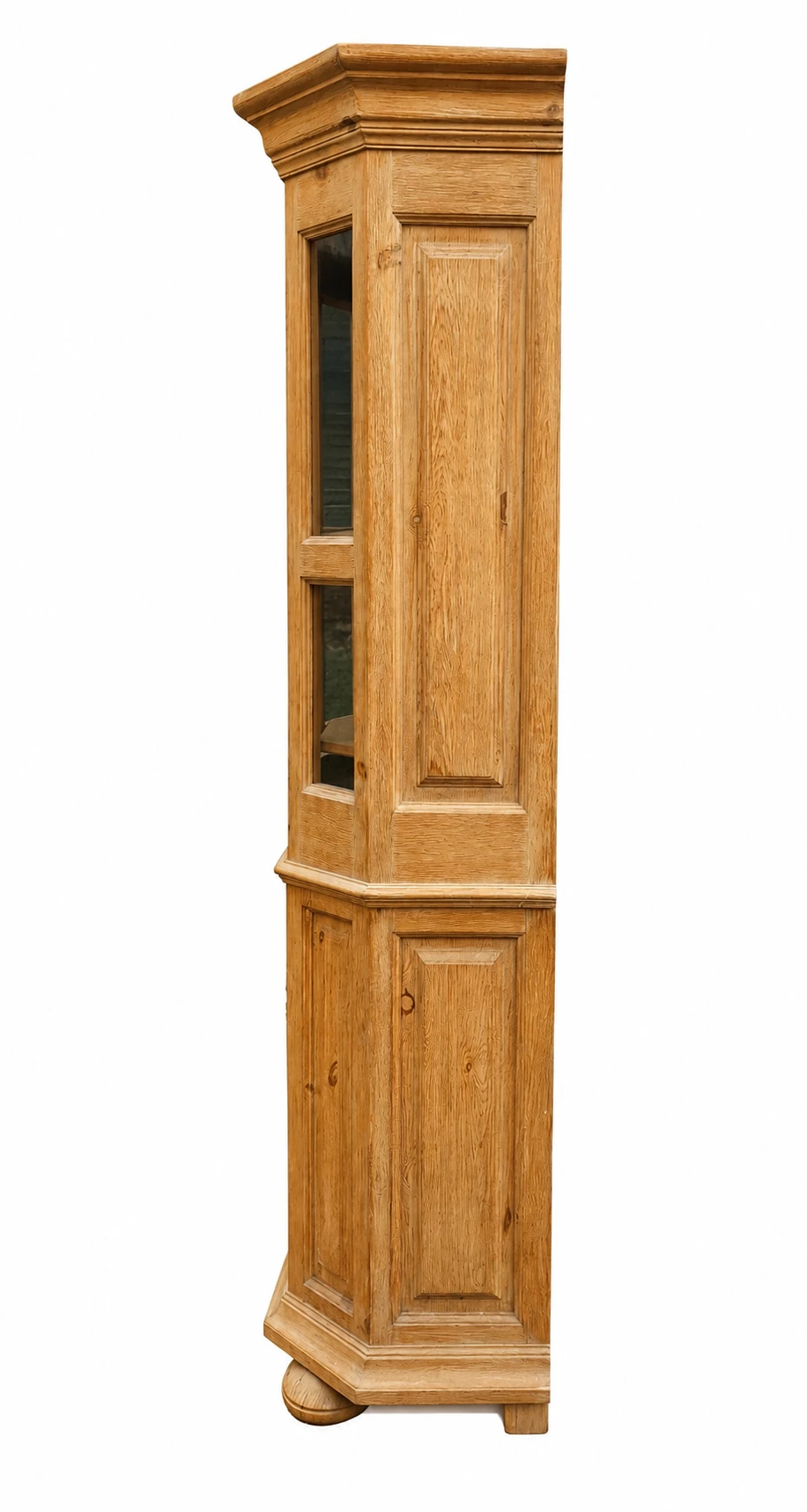 Originalschrank freigestellt