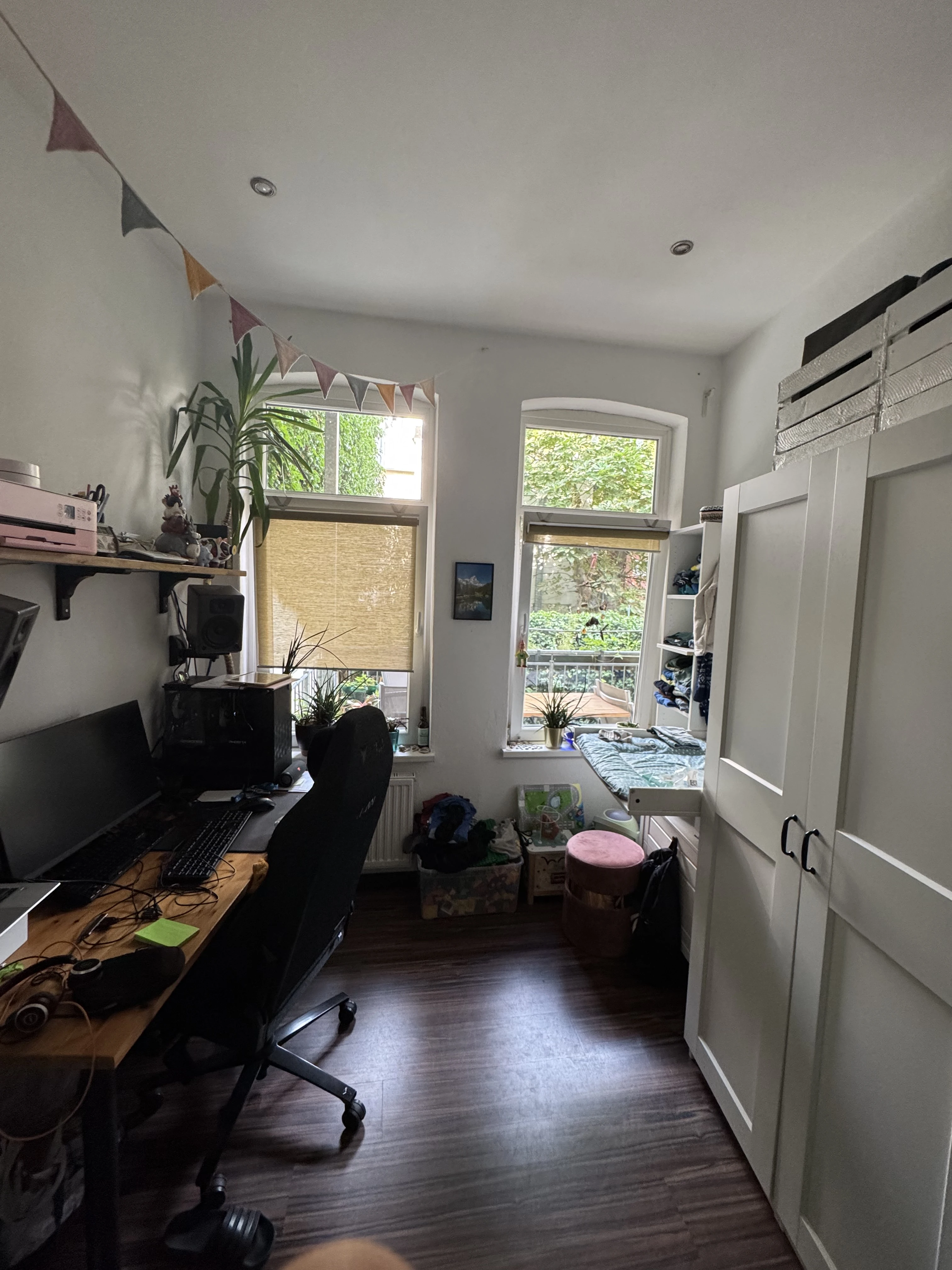Arbeits-/Kinderzimmer o.ä. 