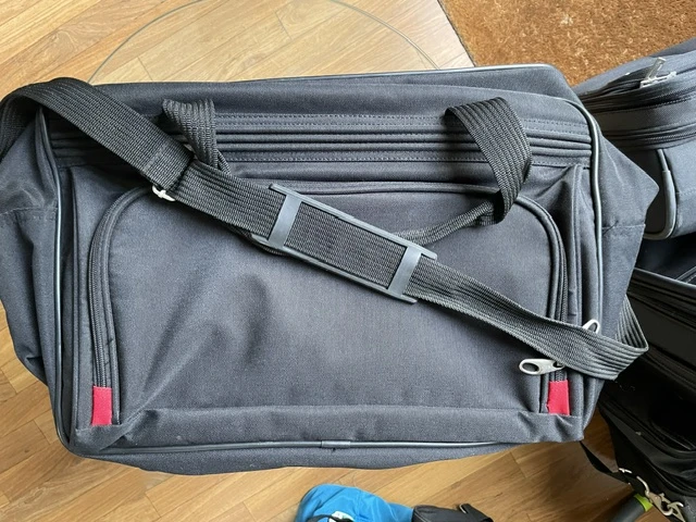 Mittlere Reisetasche