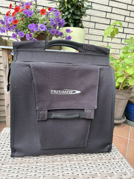 Hochwertige Triumph Fahrradtaschen -schwarz- 