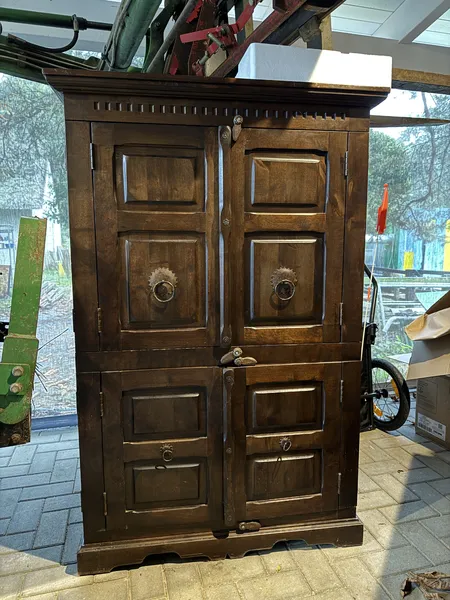Schrank Außenansicht