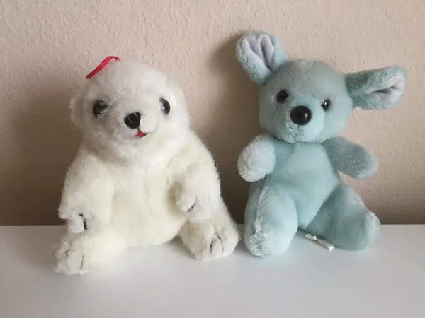 Eisbär und Teddy Stoff- / Kuscheltiere 