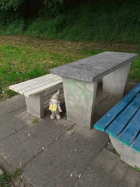 Ein Zwerg möchte in den Süden verreisen...