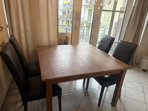 Holztisch