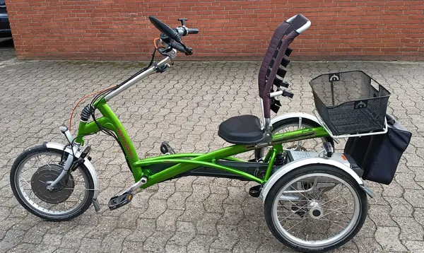 Gesamtansicht Modell Easy Rider, Farbe grün, mit ökonomischer und stabiler Rückenlehne