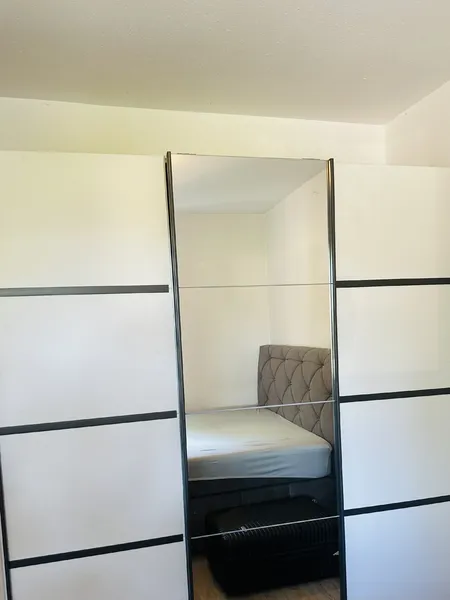 Kleiderschrank 