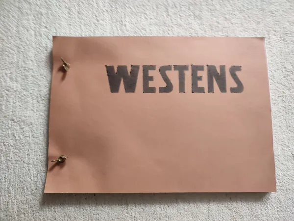 Einband mit Flügelschrauben