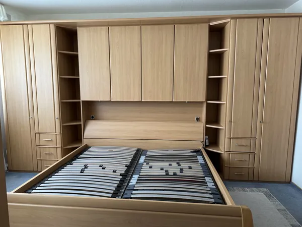 Bett + Überbauschrank
