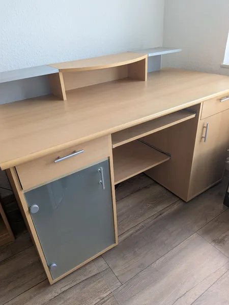 Schreibtisch 