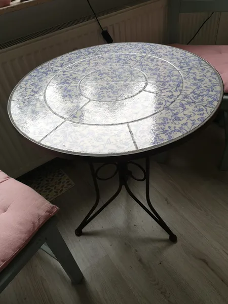 Schöner Mosaiktisch