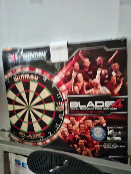 Winmau blade 4