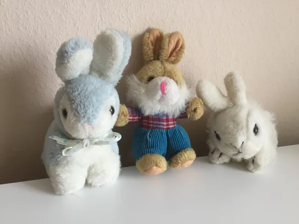  Häschen Stoff- / Kuscheltiere -Sammlerstücke- 