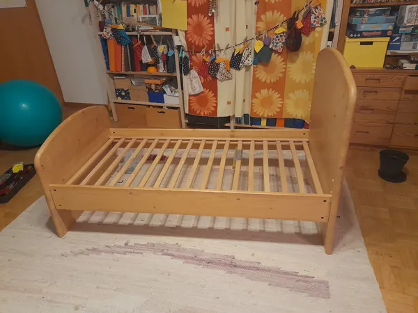 Kinderbett
