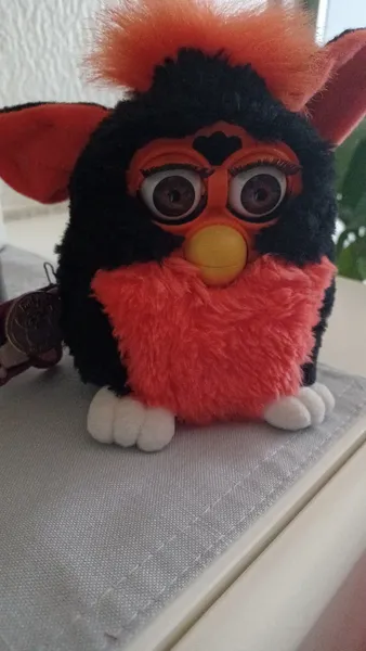 Furby - spricht deutsch, lernt dazu, voll beweglich Ohren, Augen, Mund,