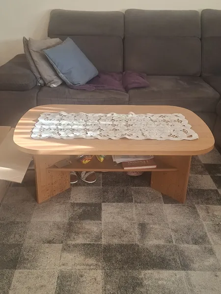Couchtisch mit Ablagefach