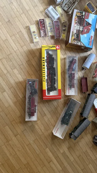 Züge in originaler Verpackung