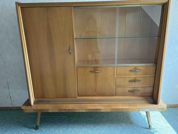 Wohnzimmerschrank