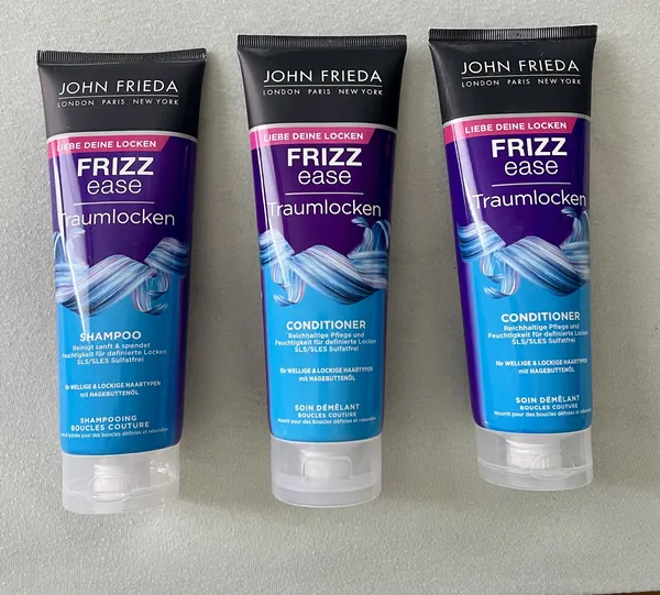 FRIZZEASE TRAUMLOCKEN
