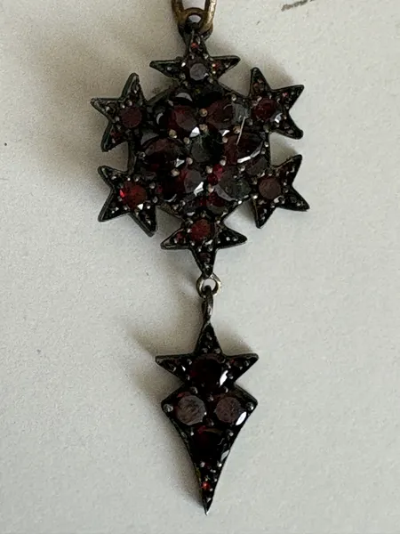 Viktorianische böhmische Granat-Medaillon