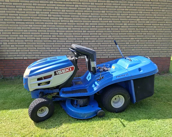 Iseki 6215