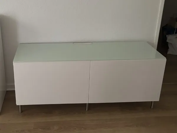 TV-Bank von IKEA (BESTÅ)
