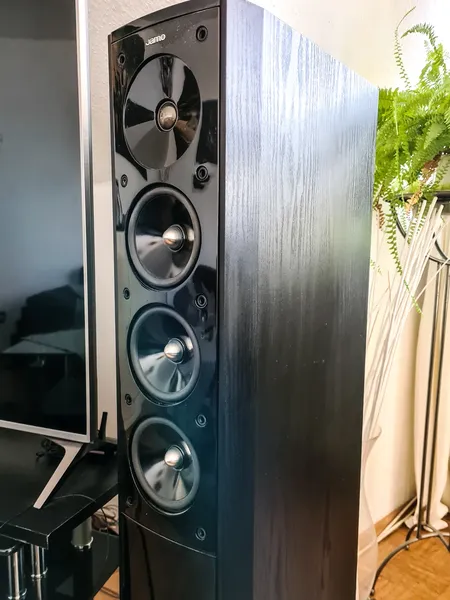 Jamo S 608