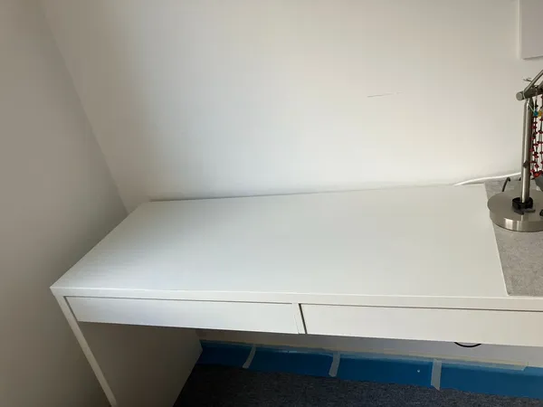 Schreibtisch