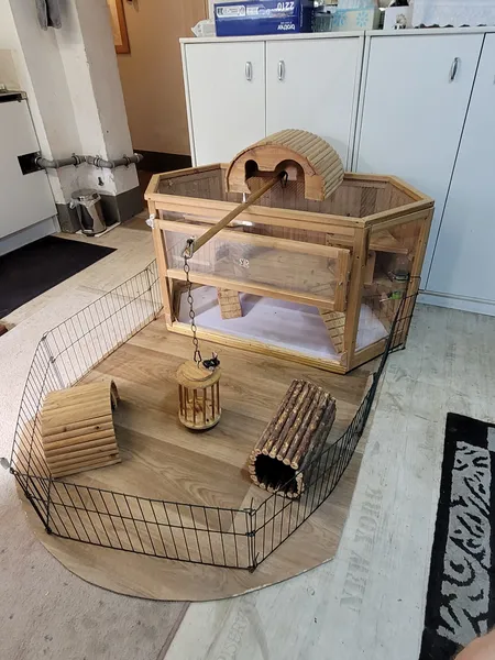 Schöner Holzkäfig